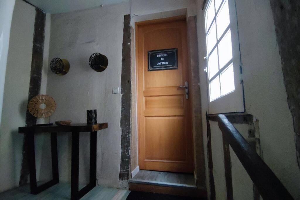 Le Joli'Mans, Appartement Refait A Neuf, Entierement Equipe, Pour 2 Personnes, Proche Quartier Historique Et Centre Le Mans Esterno foto